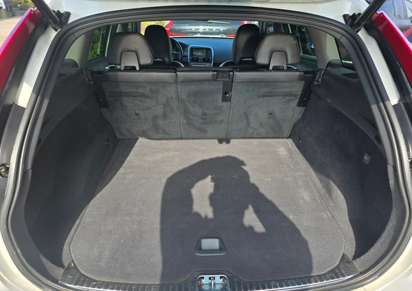 Volvo XC 60 cena 91900 przebieg: 125179, rok produkcji 2017 z Piaseczno małe 631